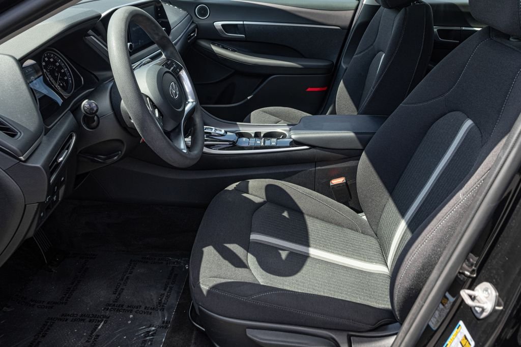 Certified Used 2023 Black Hyundai SE image 14