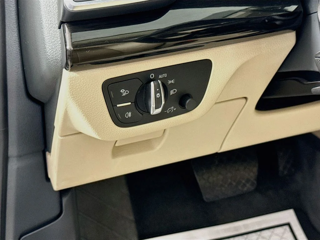 Used 2018 Ibis White Audi Premium Plus image 16