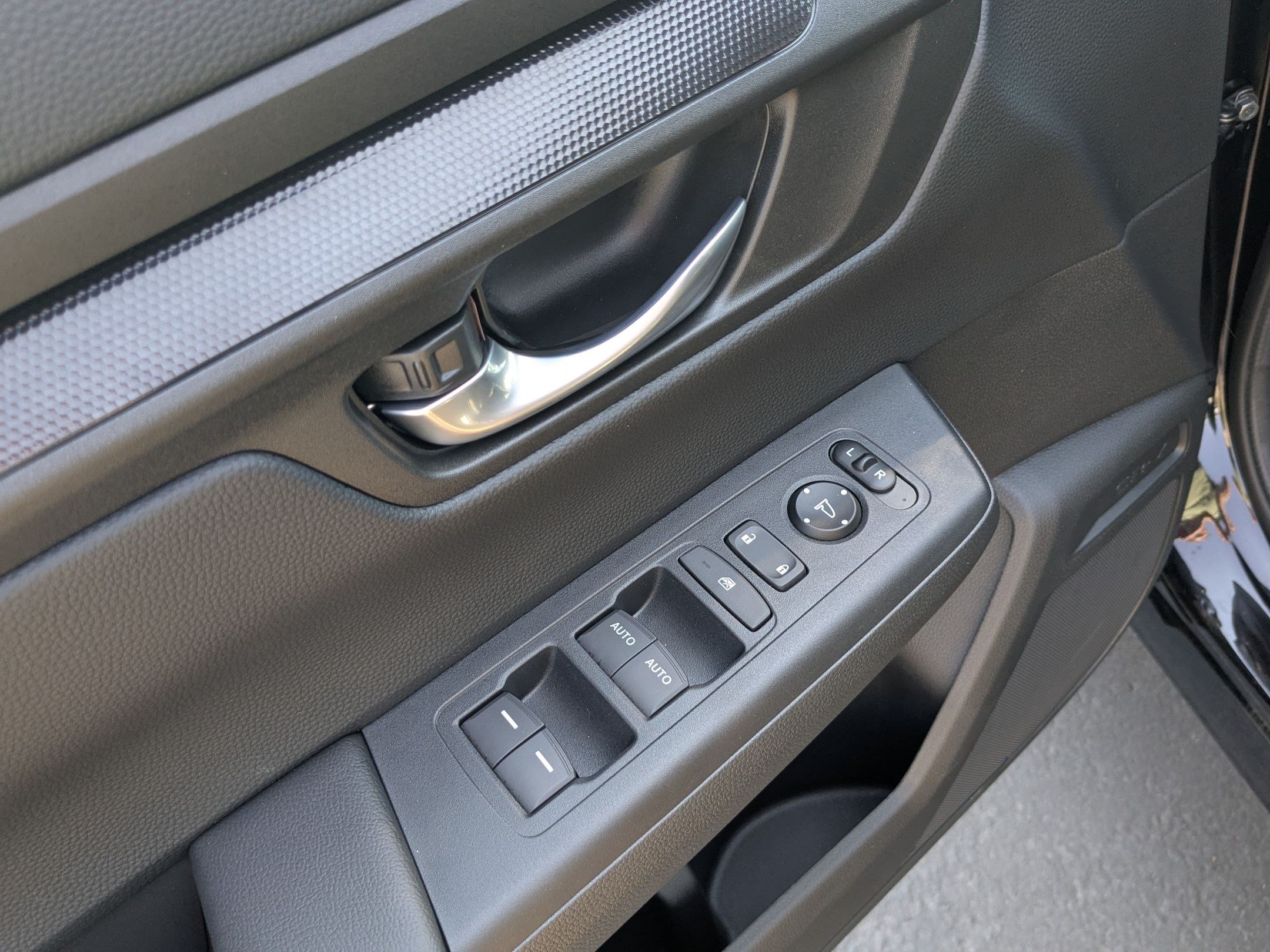 2026 Honda CR-V EX - Photo 11