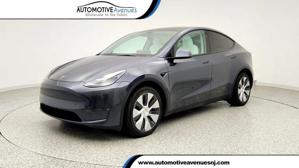 2023 Tesla Model Y Long Range Dual Motor All-Wheel Drive's photo
