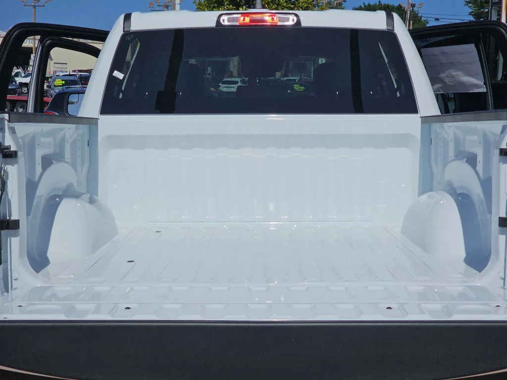 New 2026 Bright White Clear-Coat Exterior Paint RAM Tradesman image 12