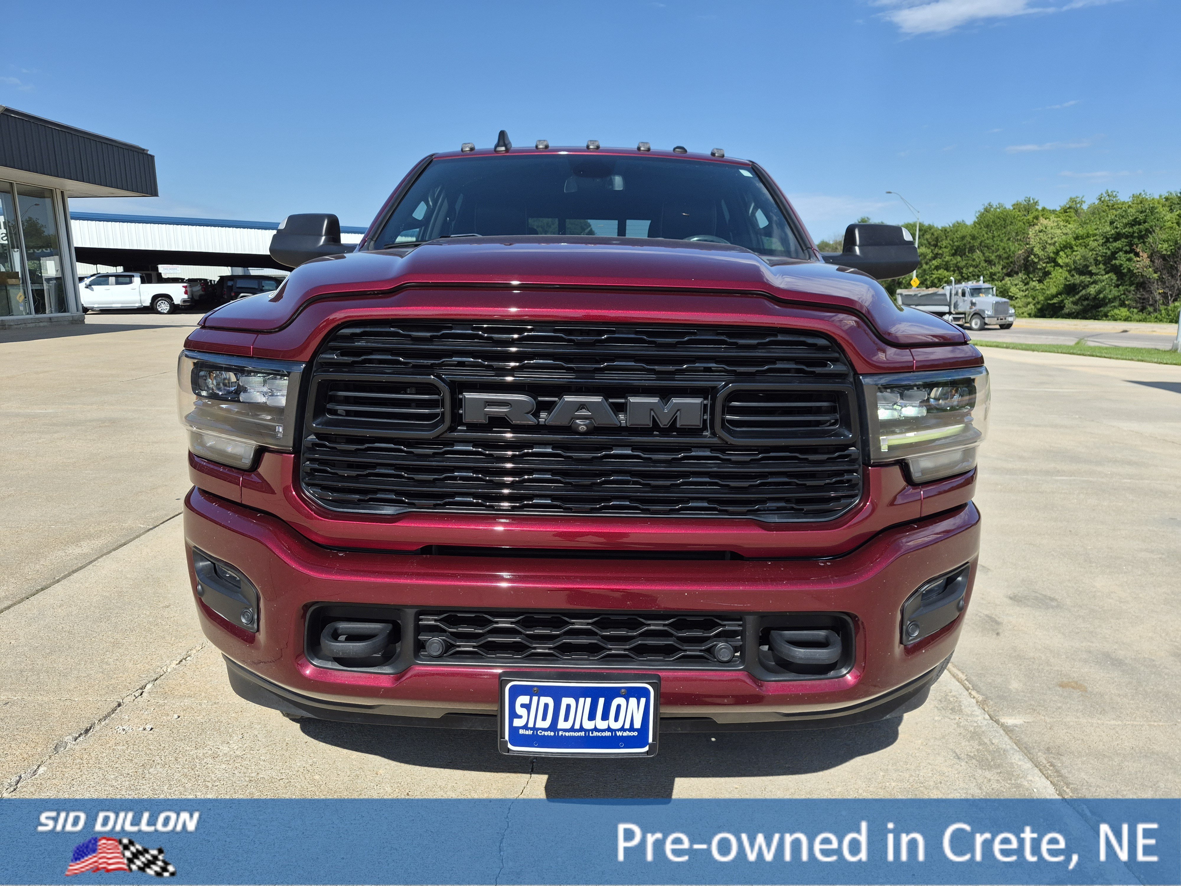 Used 2022 Delmonico Red Pearlcoat Ram Limited image 15