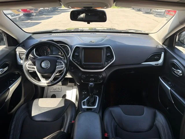 Used 2018 Diamond Black Jeep Latitude Plus image 41