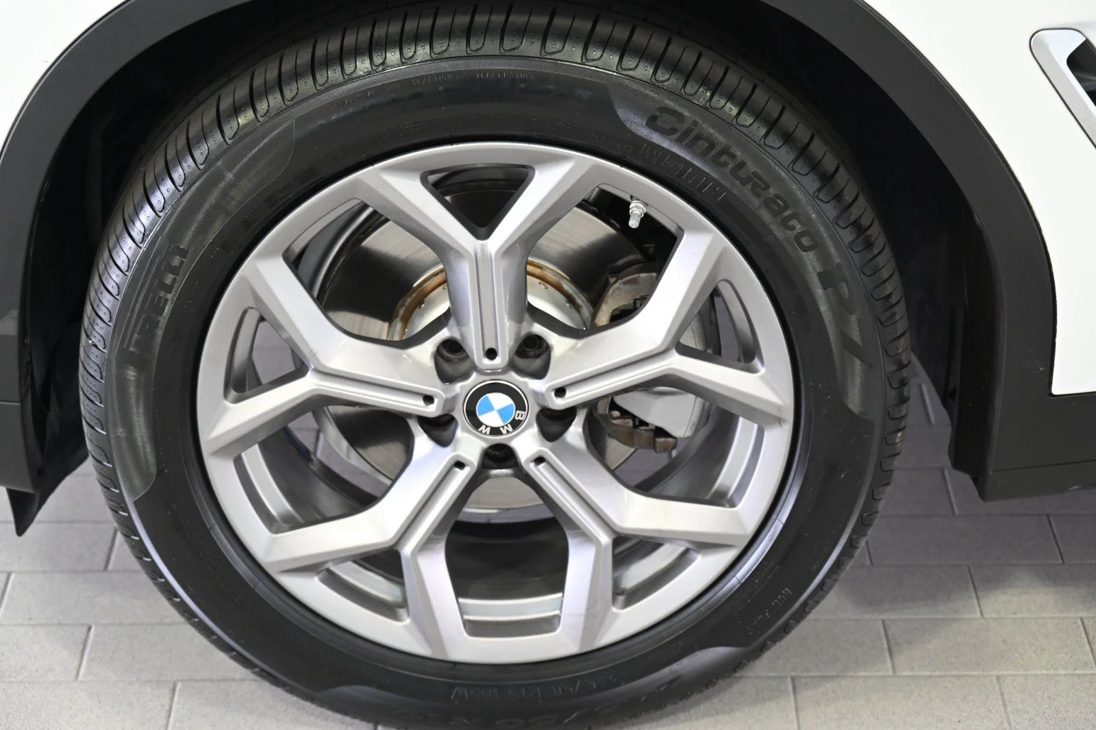 Used 2023 Alpine White BMW sDrive30i image 21