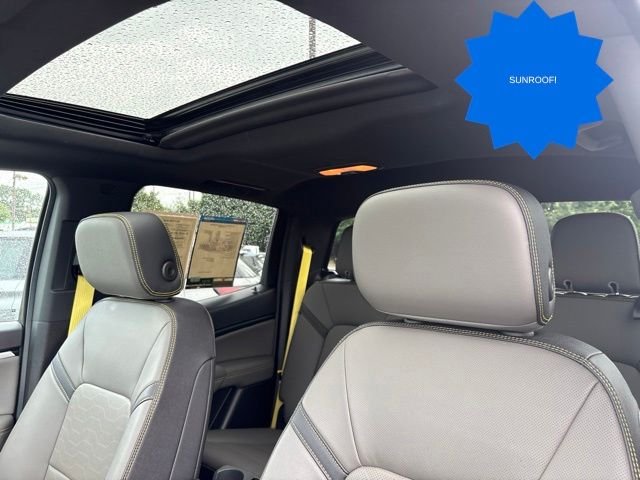 Used 2023 Gray Chevrolet ZR2 image 28