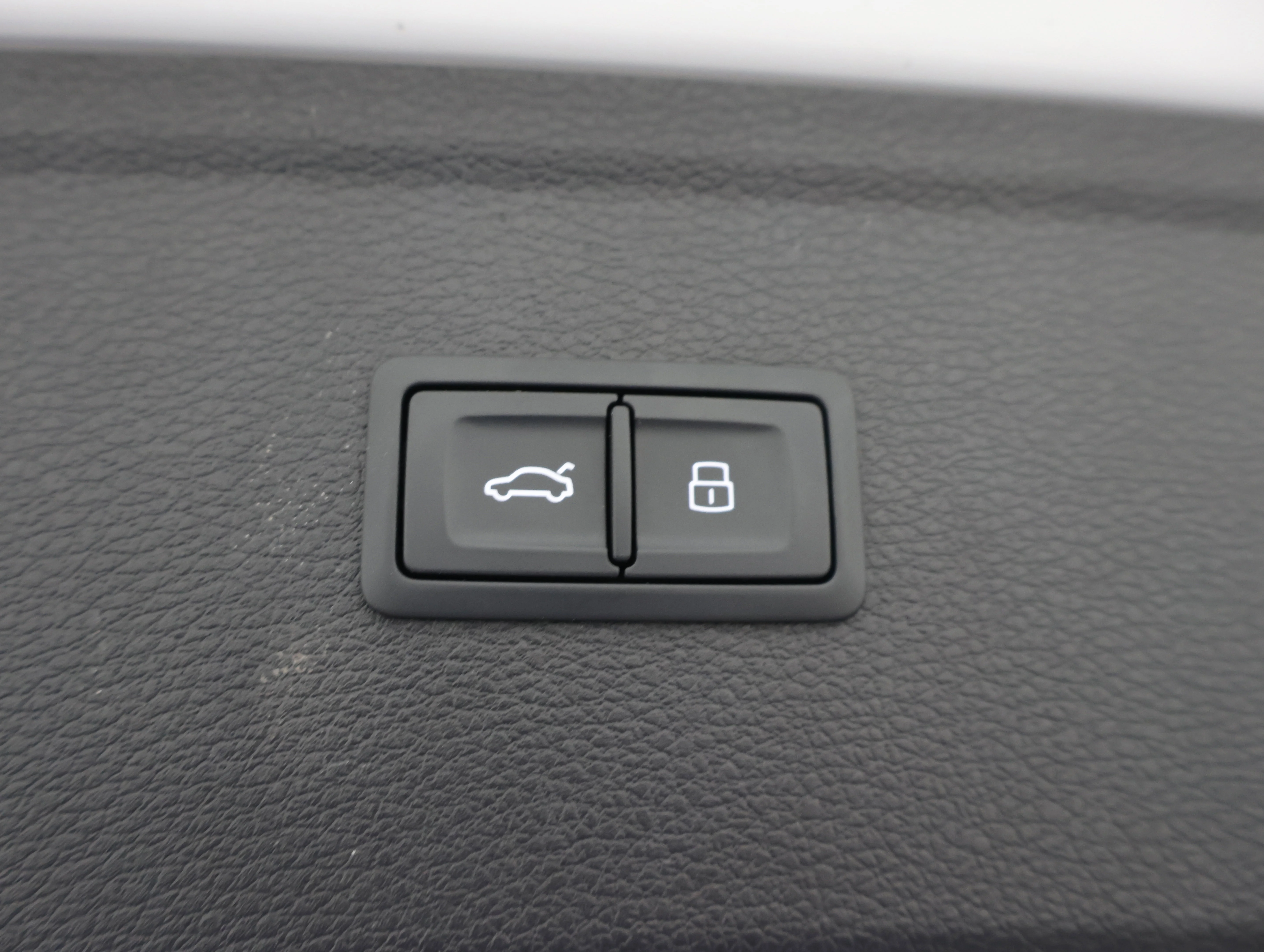 Used 2025 Arkona White Audi 45 S line Premium image 30