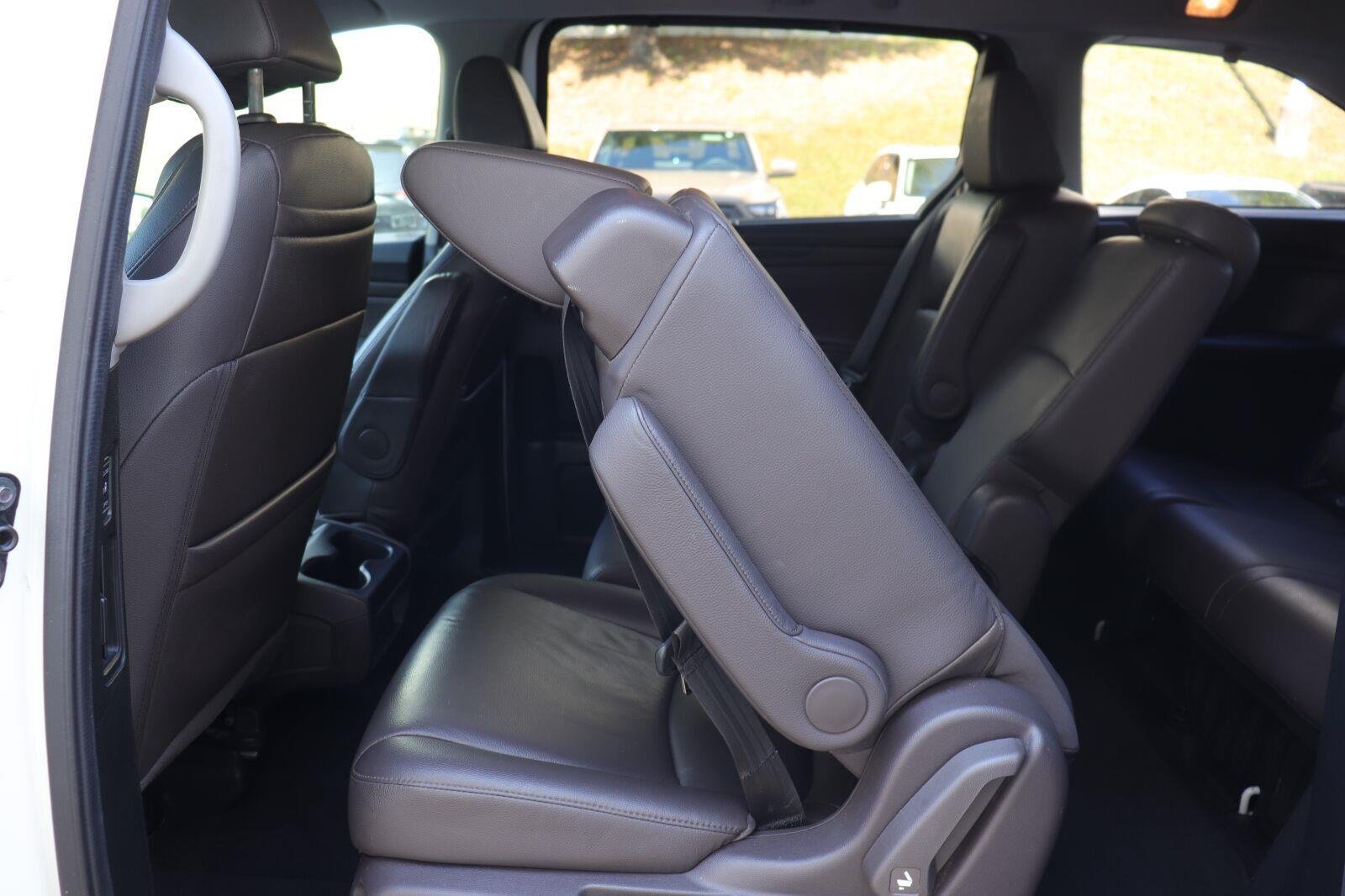 Used 2019 White Diamond Pearl Honda EX-L w/Navi w/RES image 12