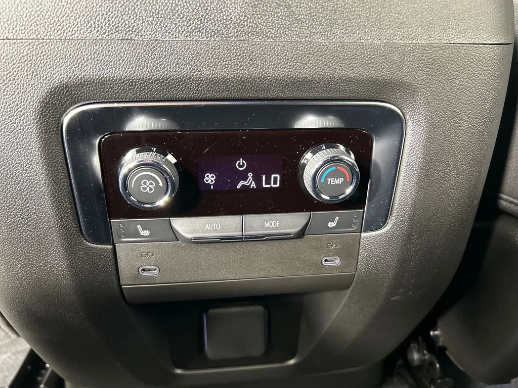 Used 2025 Blue Chevrolet Premier image 19