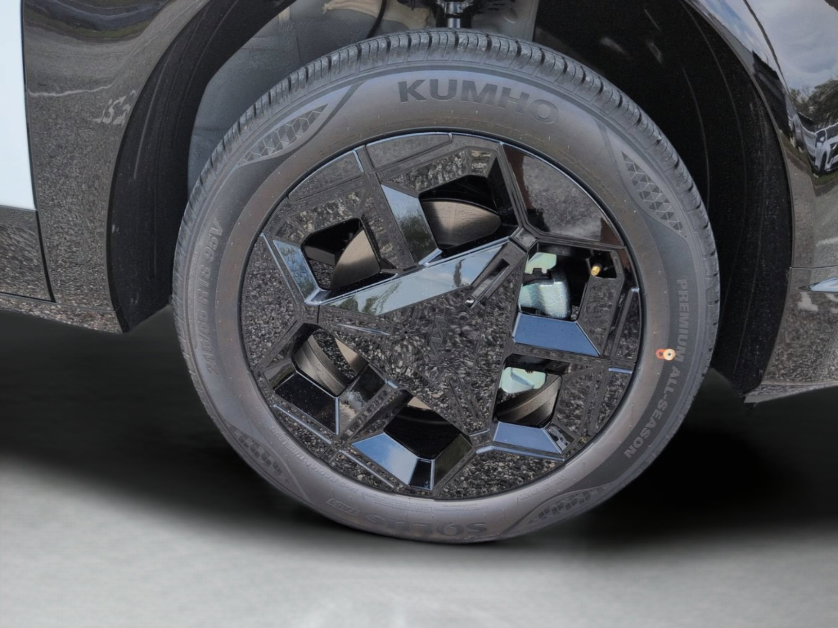 New 2027 Snow White Pearl Kia X-Line S image 12