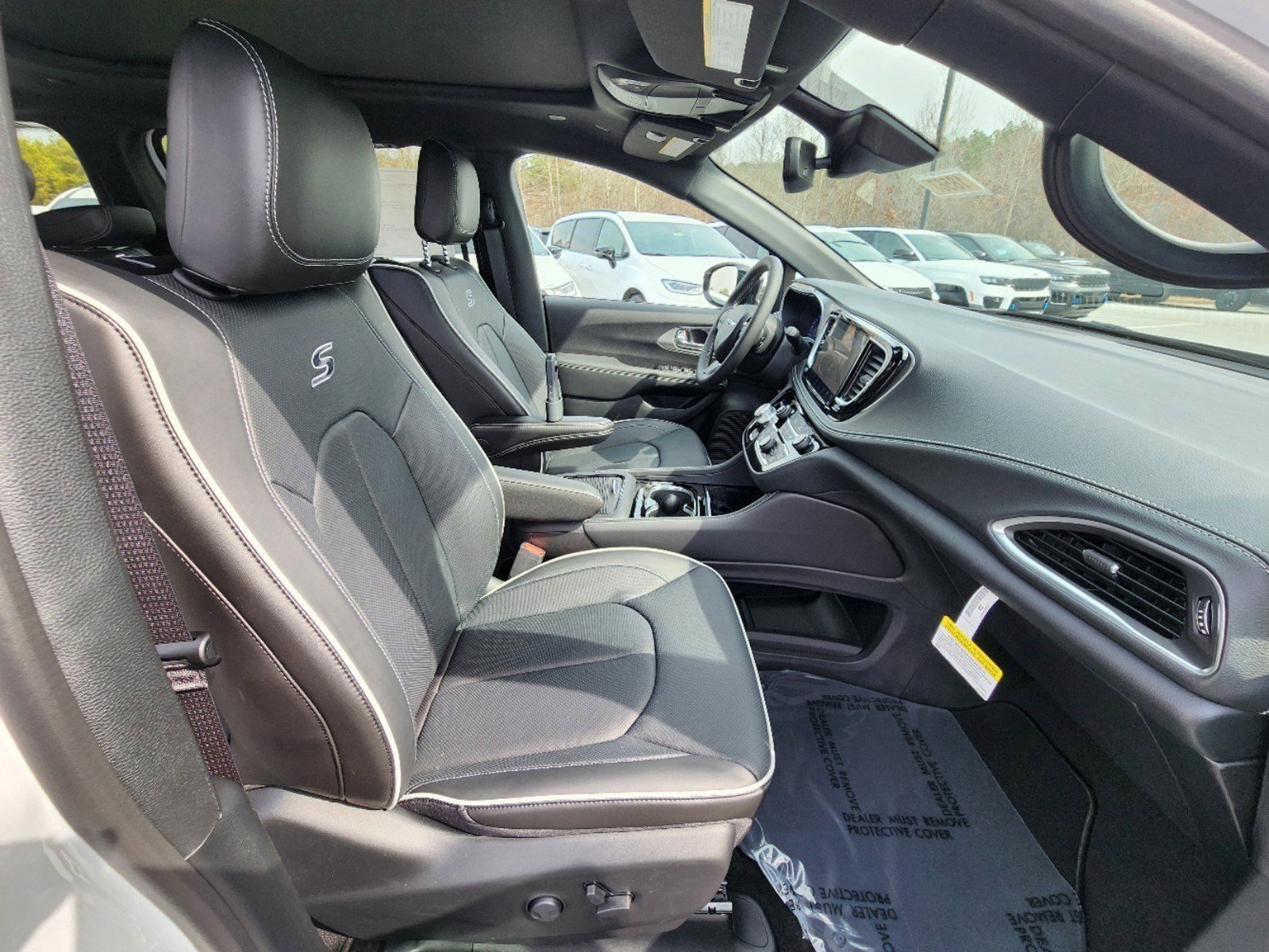 2024 Chrysler Pacifica Limited photo 3