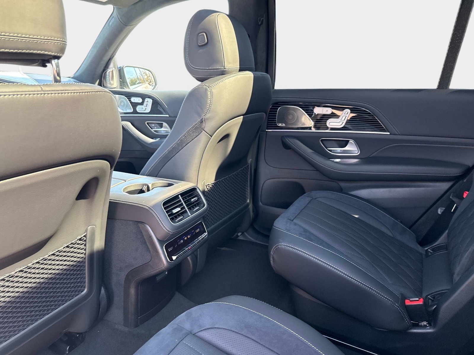 New 2026 Moonlight White Mercedes-Benz AMG®  63 4MATIC+ SUV image 16