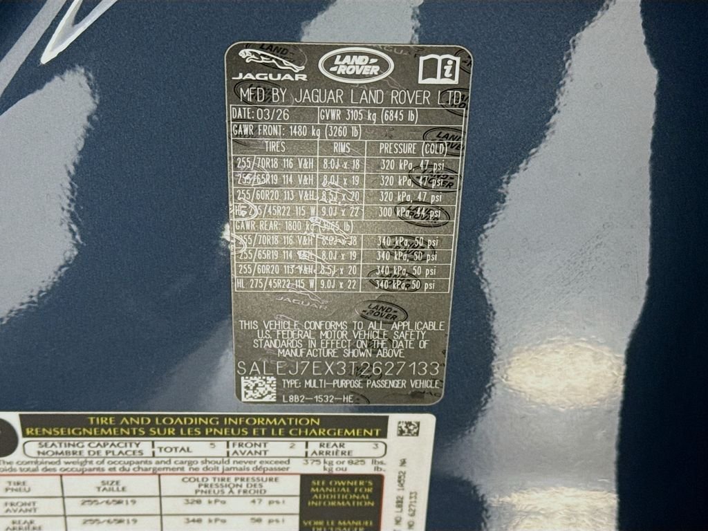 Used 2026 Tasman Blue Metallic Land Rover S image 32