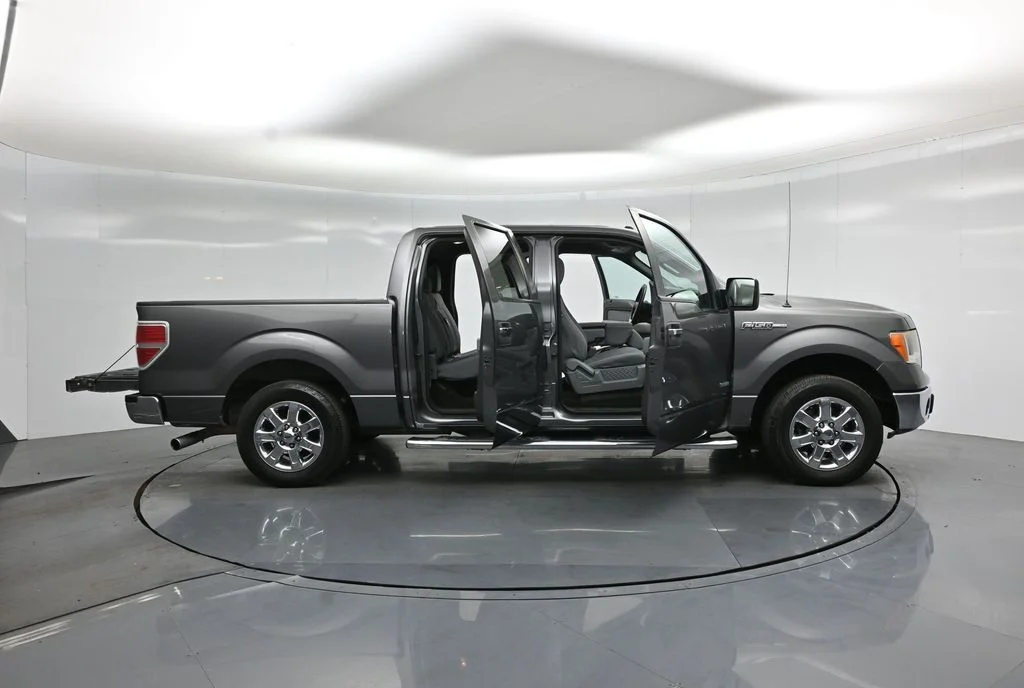 Used 2013 Gray Ford XLT image 4