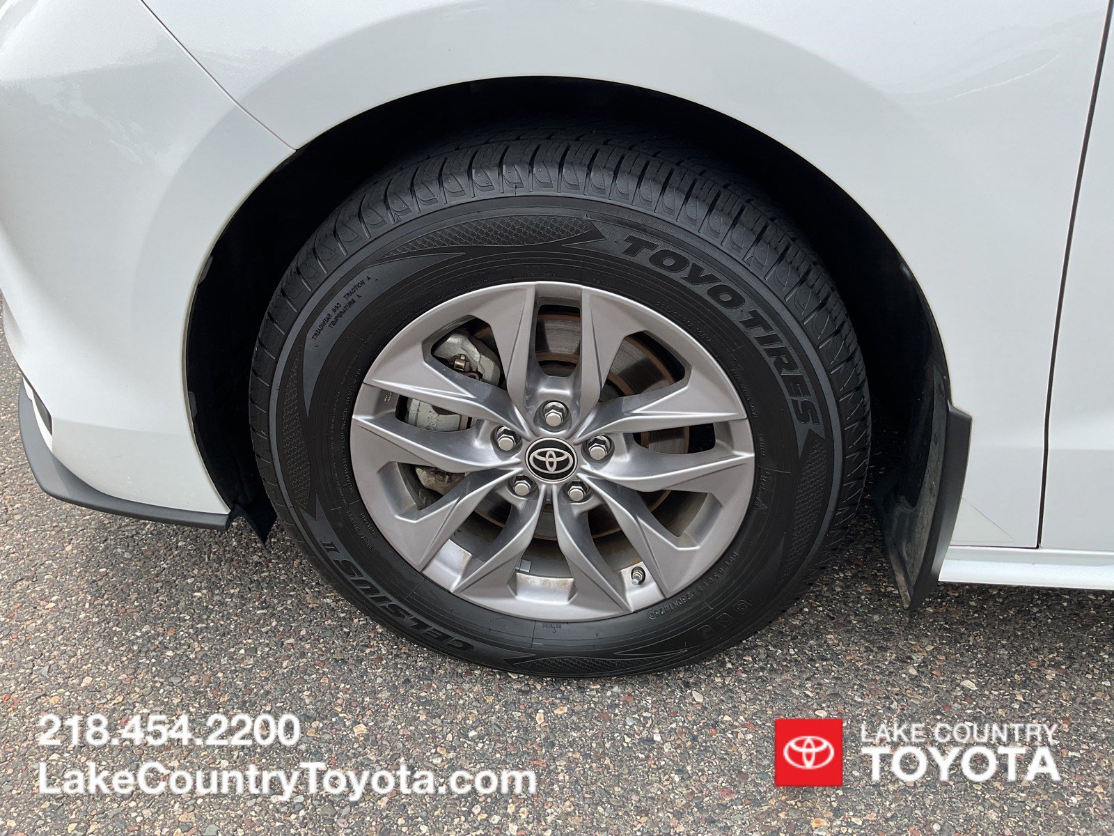 Used 2021 White Toyota LE image 9