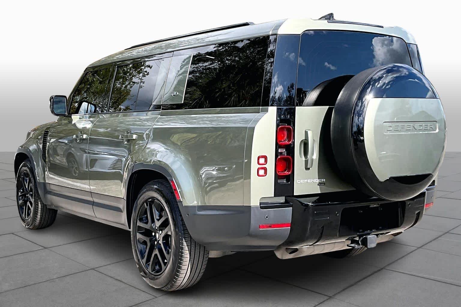 Used 2023 Pangea Green Metallic Land Rover SE image 12