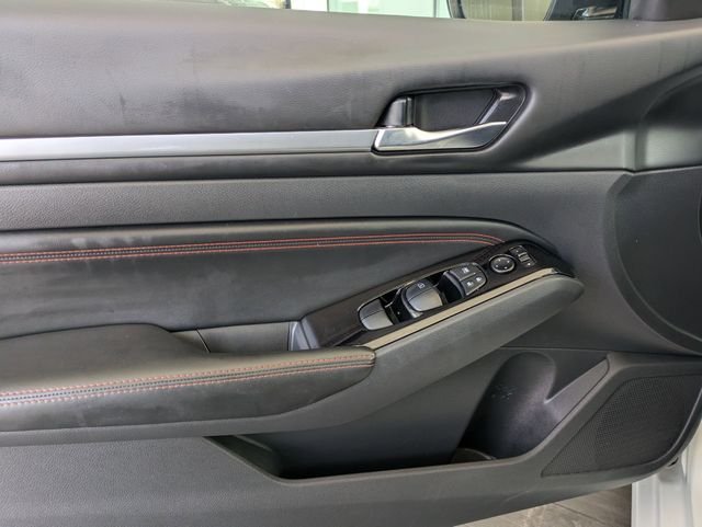 Used 2023 Pearl White Nissan 2.5 SR image 18
