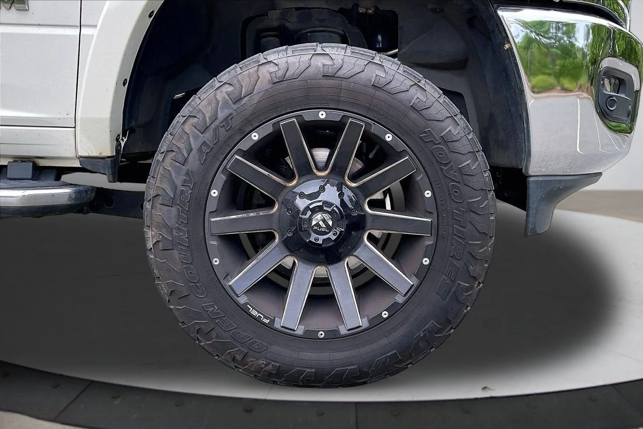 Used 2021 White Ram Laramie image 35