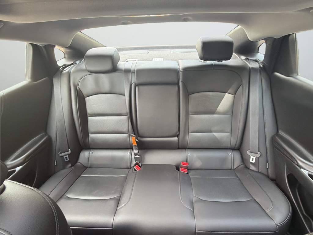 Used 2019 Black Chevrolet Premier image 23