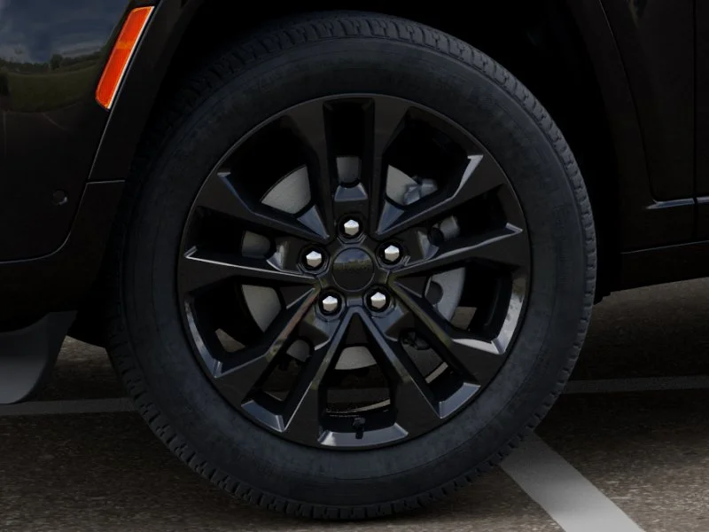 New 2026 Diamond Black Crystal Pearl-Coat Exterior Paint Jeep Limited image 34