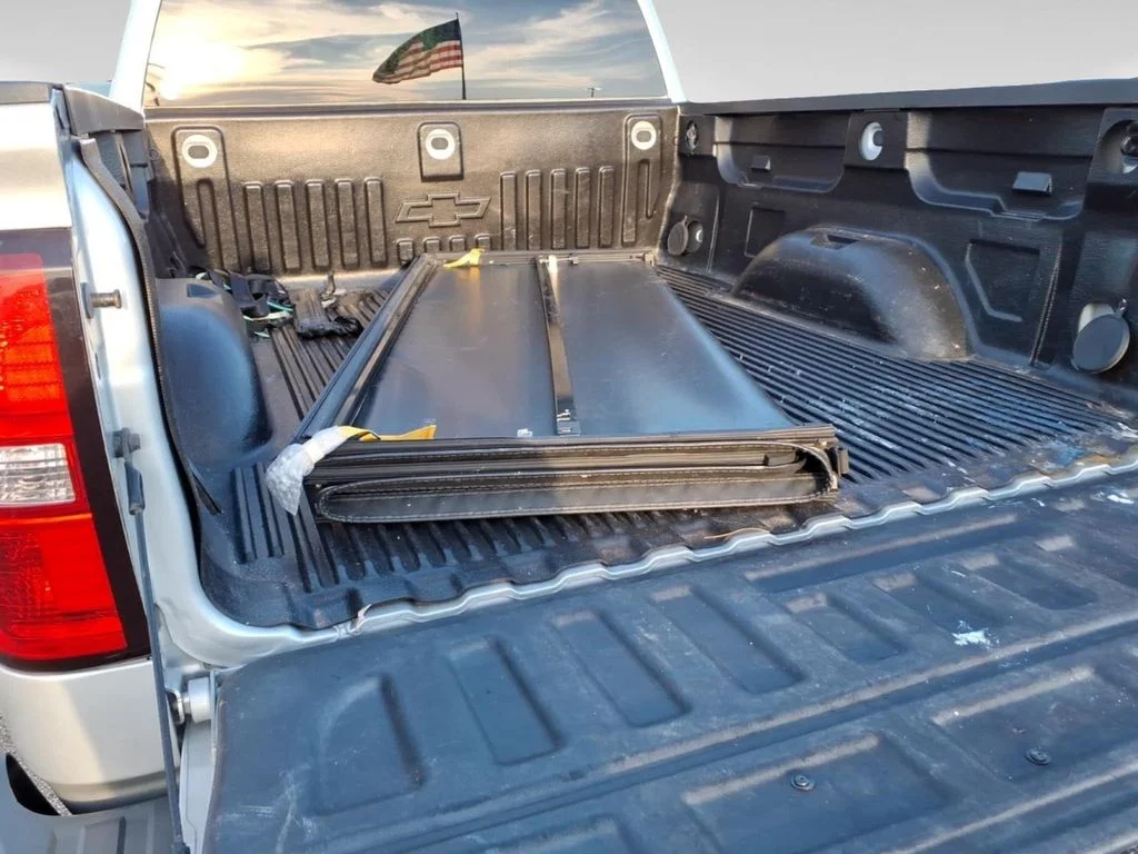 Used 2017 Silver GMC SLE image 7