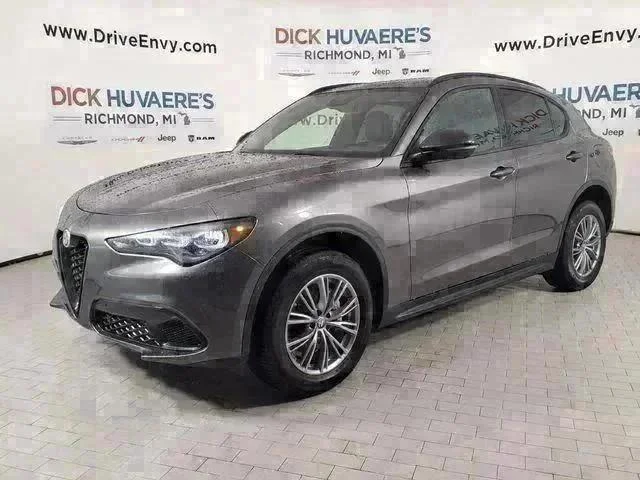 2024 Alfa Romeo Stelvio Sprint AWD's photo