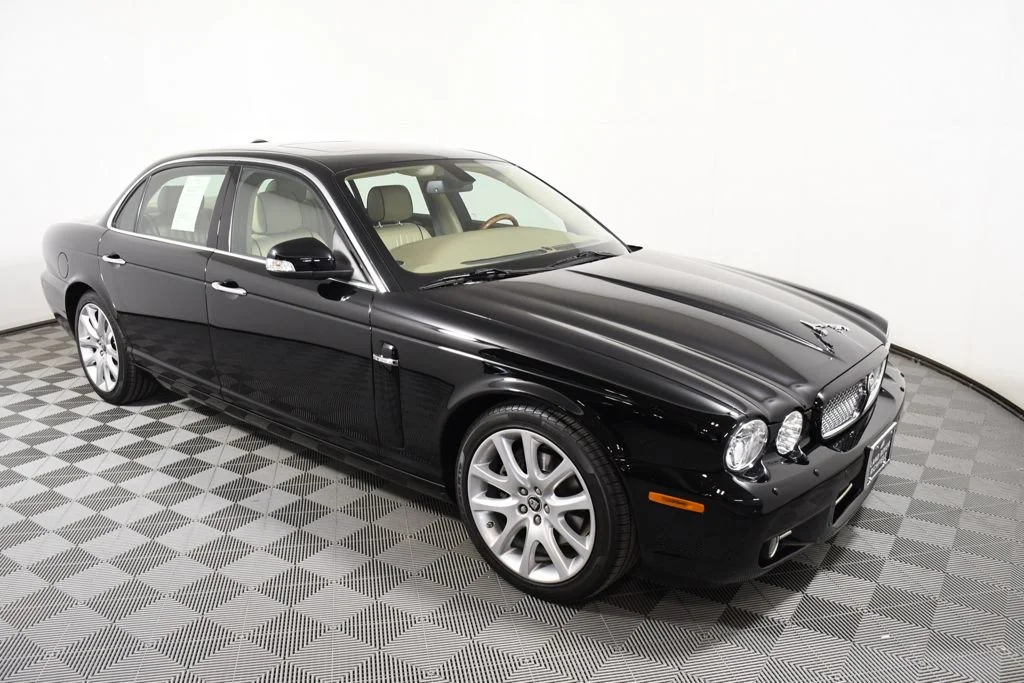 Used 2009 Ebony Jaguar L image 8