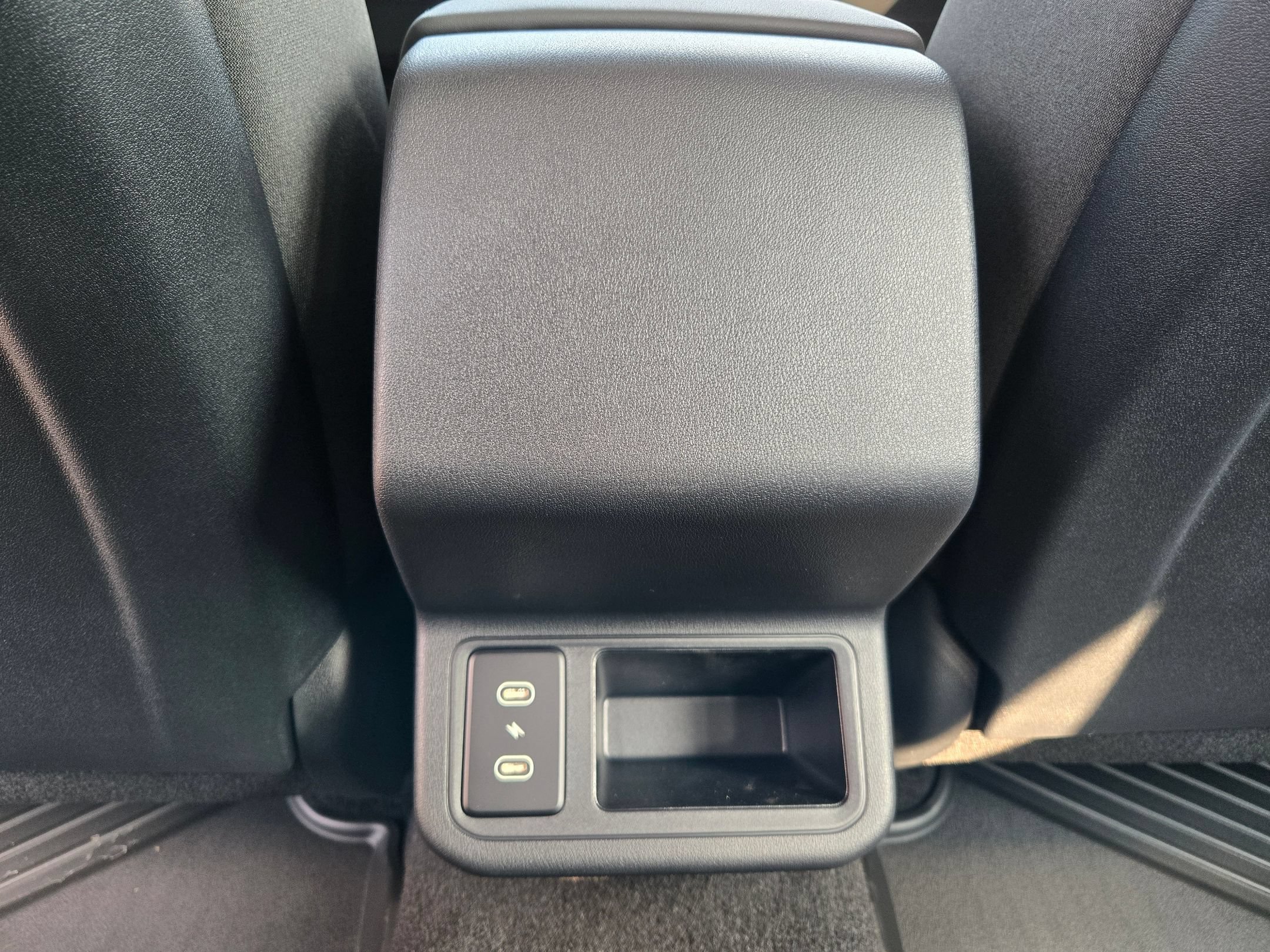New 2026 Snow White Pearl Kia LXS image 30