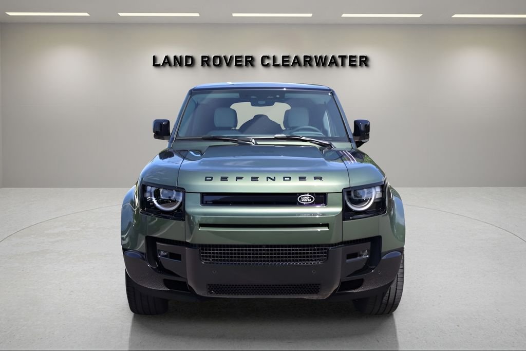 New 2026 Woolstone Green Land Rover X-Dynamic SE image 8