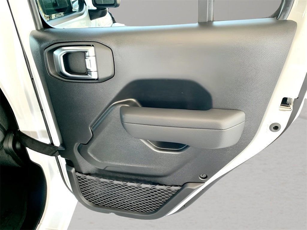 New 2026 Bright White Clear-Coat Exterior Paint Jeep Sport S image 23