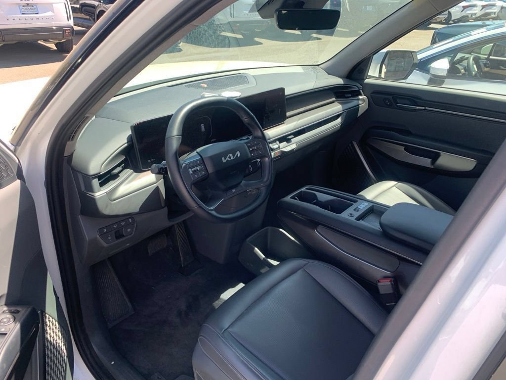 Certified Used 2024 Snow White Pearl Kia Light Long Range image 10