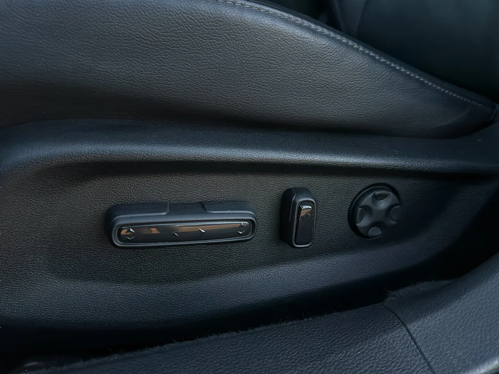 Used 2018 Black Honda Touring image 10