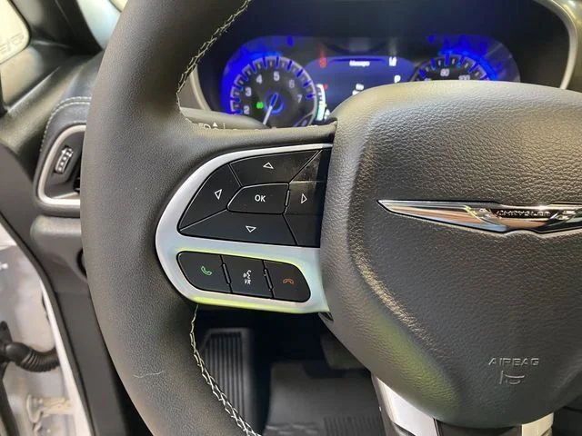 2026 Chrysler Pacifica Select - Photo 35