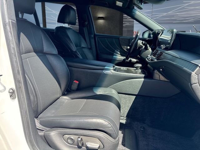 Used 2023 White Lexus 500 Base image 34
