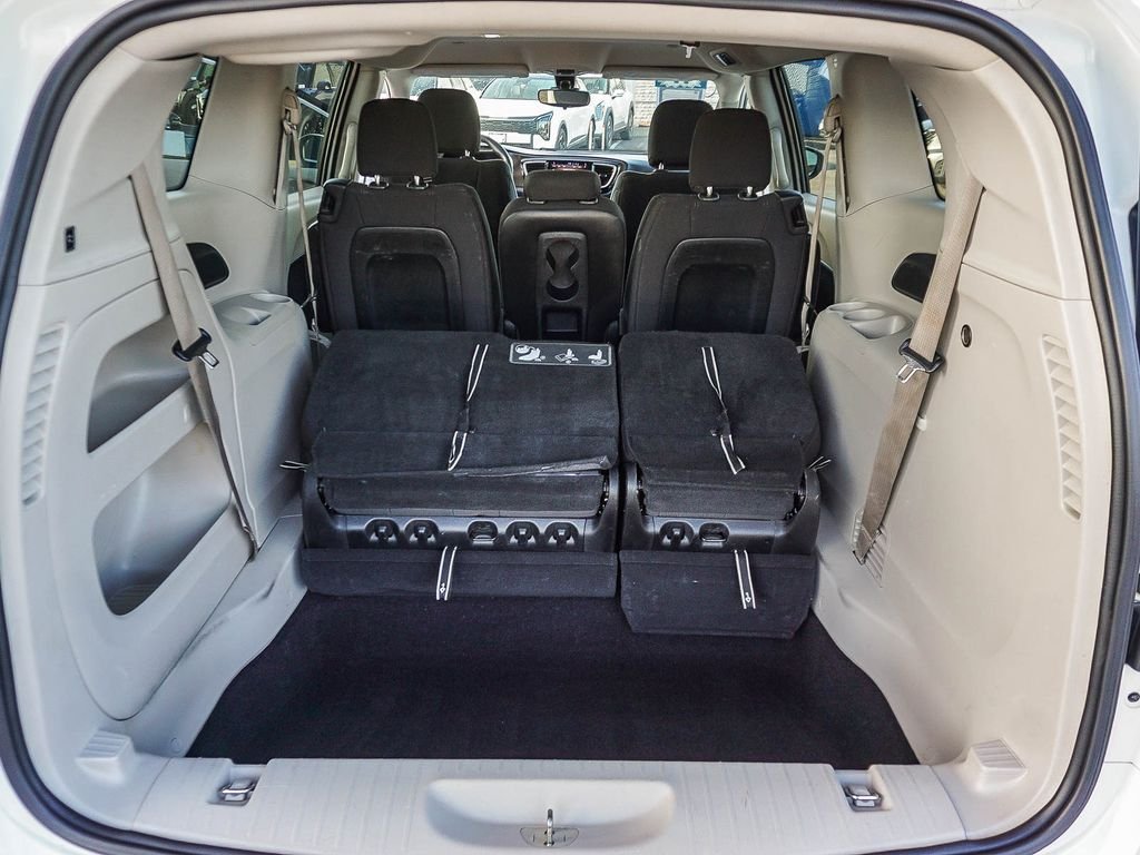 Used 2017 White Chrysler Touring image 25