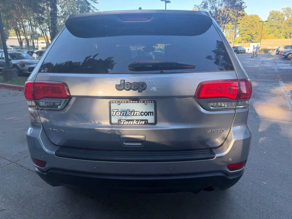 Used 2017 Billet Silver Metallic Jeep Laredo image 5