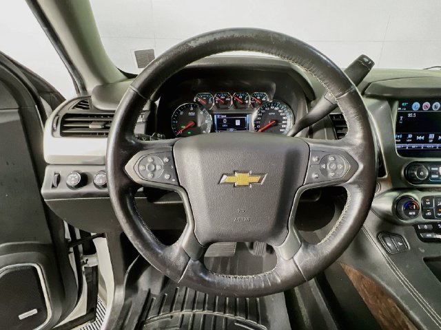 2018 Chevrolet Suburban LT - Photo 12