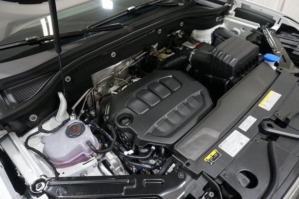 2025 Volkswagen Atlas Cross Sport SE w/Tech - Photo 31