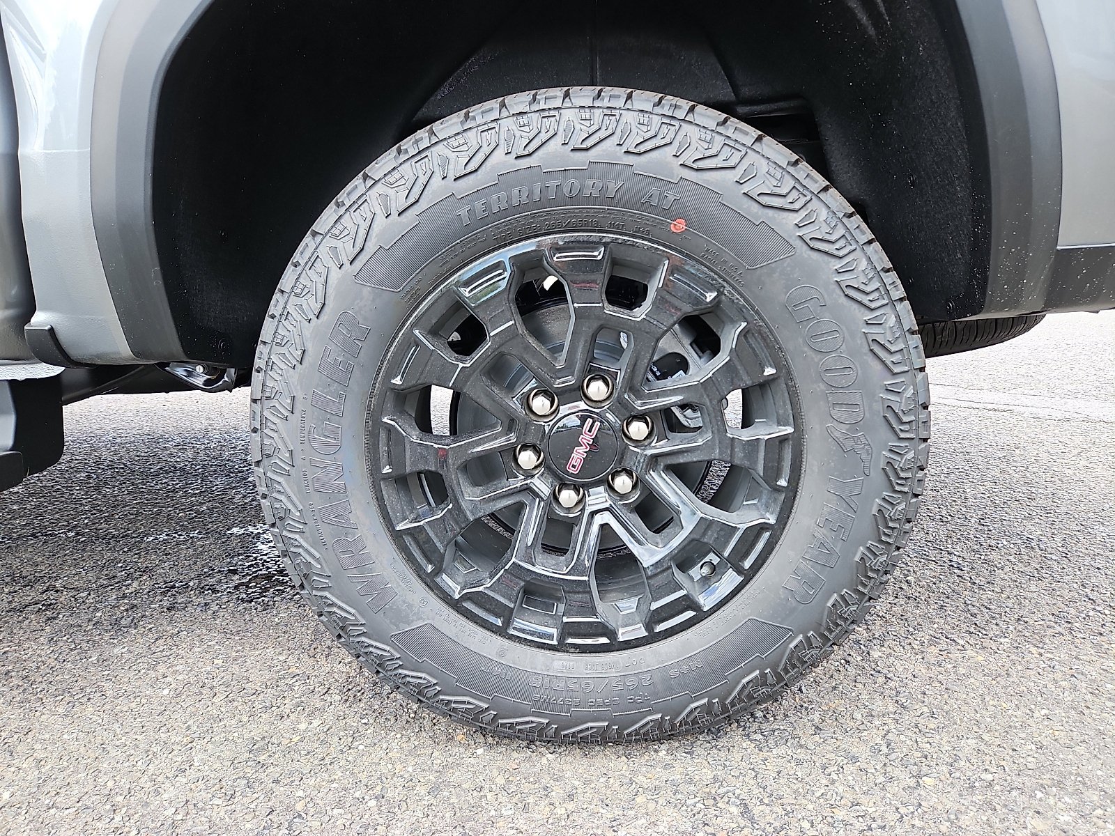 New 2026 Sterling Metallic GMC Elevation image 6