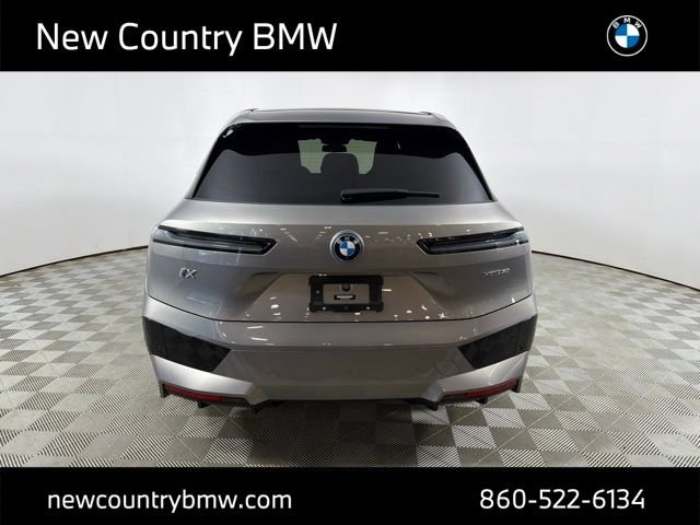 Used 2024 Gray BMW xDrive50 image 6