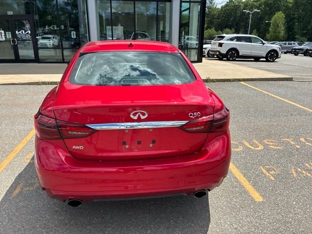 Used 2023 Red INFINITI LUXE image 6