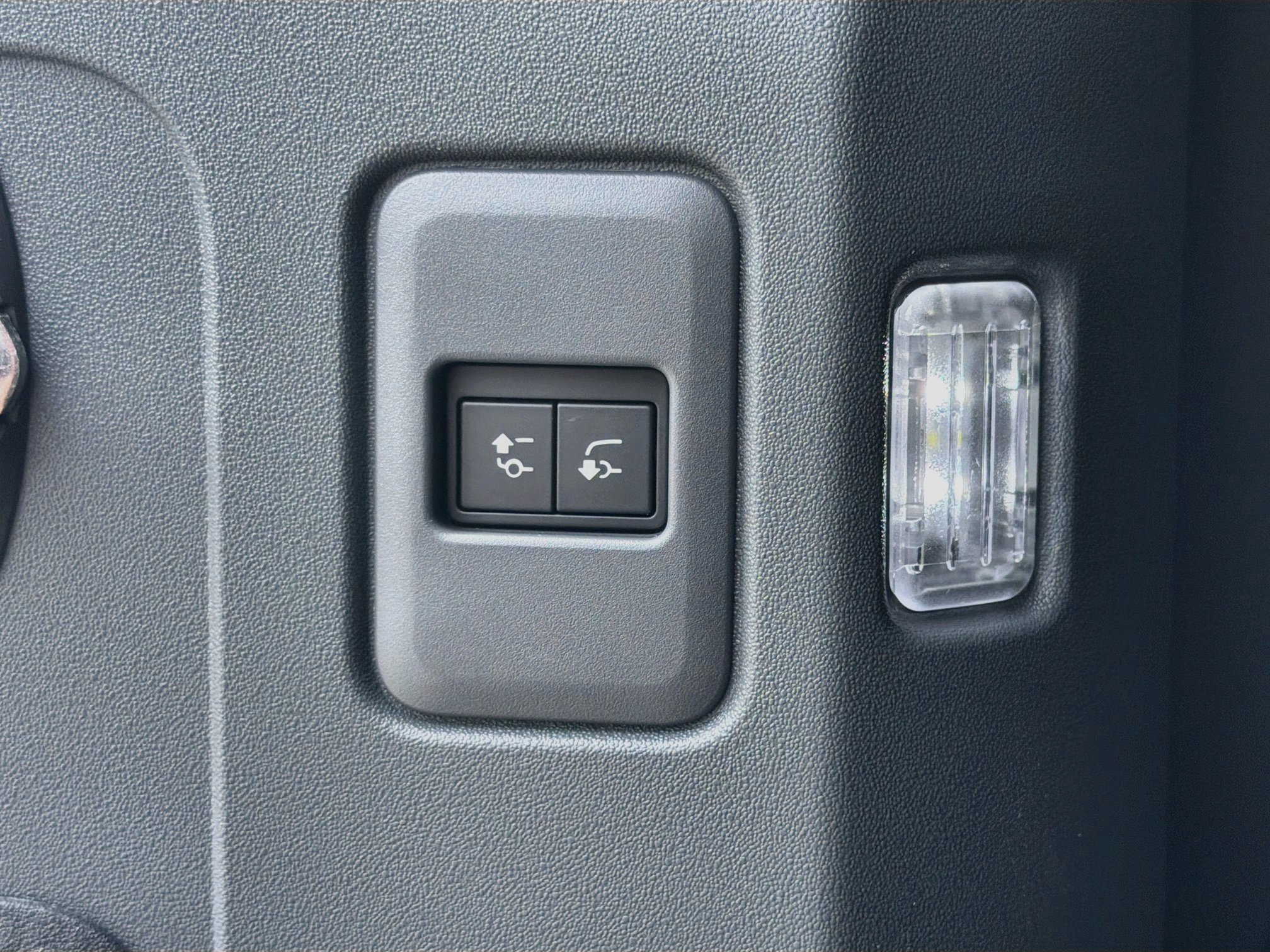 New 2026 Santorini Black Land Rover S image 44