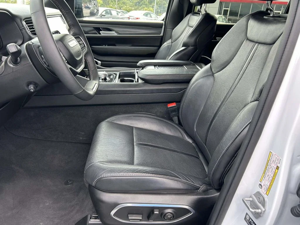 Used 2024 White Jeep Series III image 17