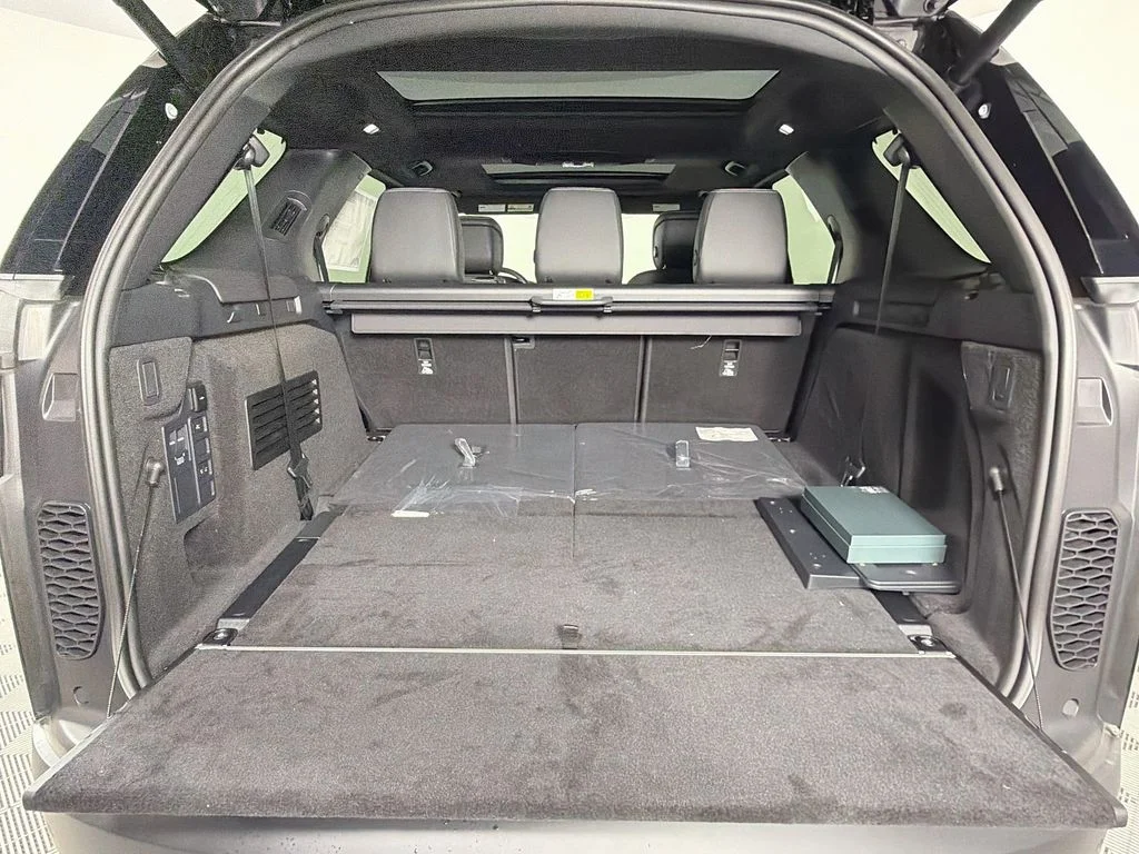 New 2026 Santorini Black Land Rover S image 28