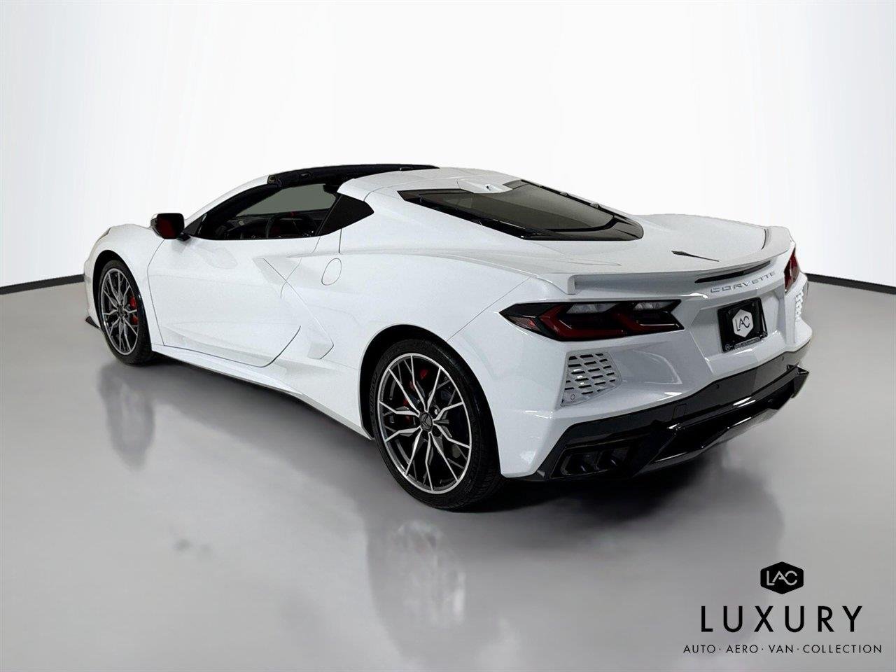 Used 2026 Arctic White Chevrolet 1LT | Performance Exhaust | Paint Matched Accents image 8
