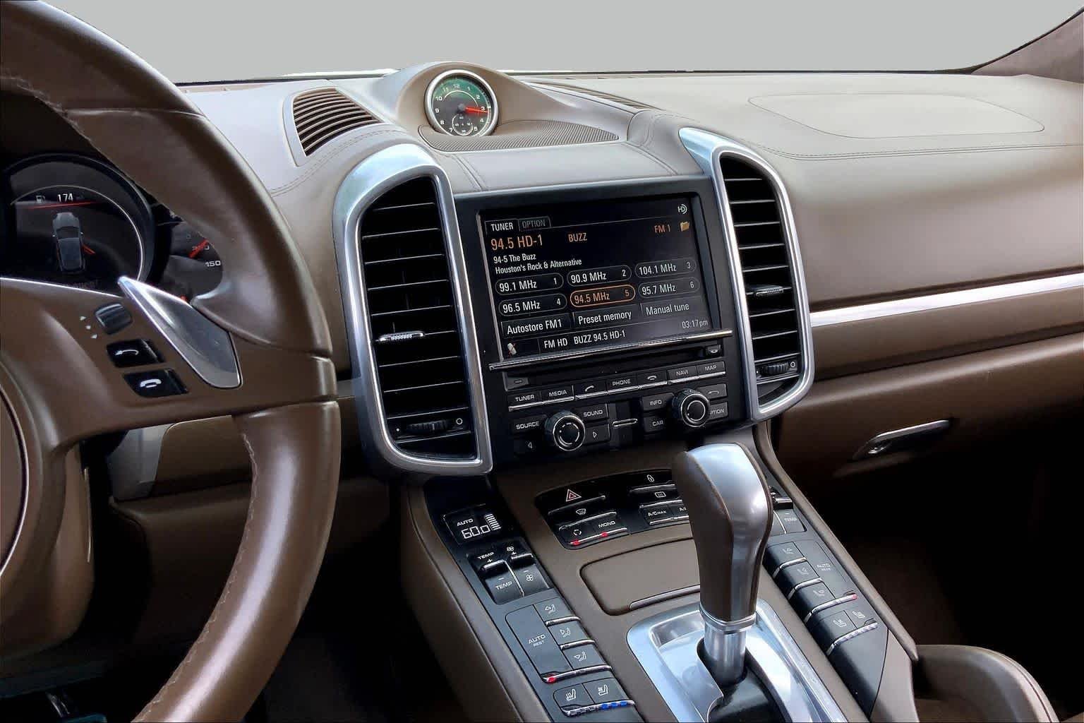 Used 2013 White Porsche Turbo image 7