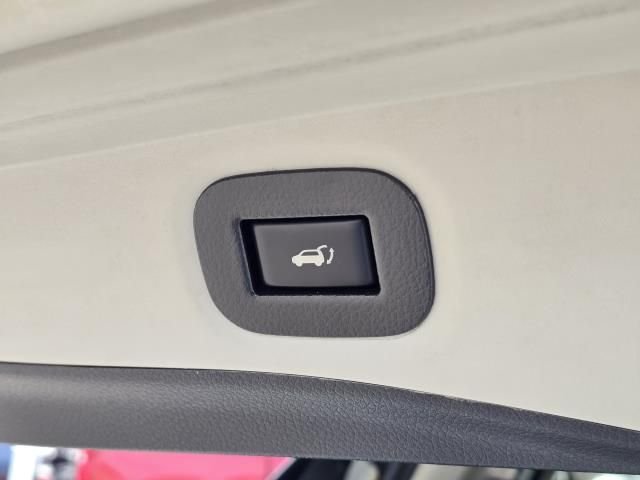 Used 2019  Nissan SL image 9