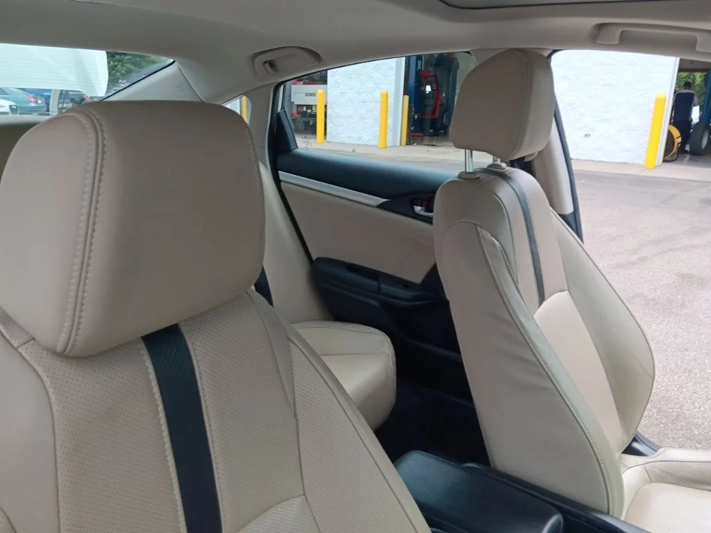 Used 2017 White Honda Touring image 35