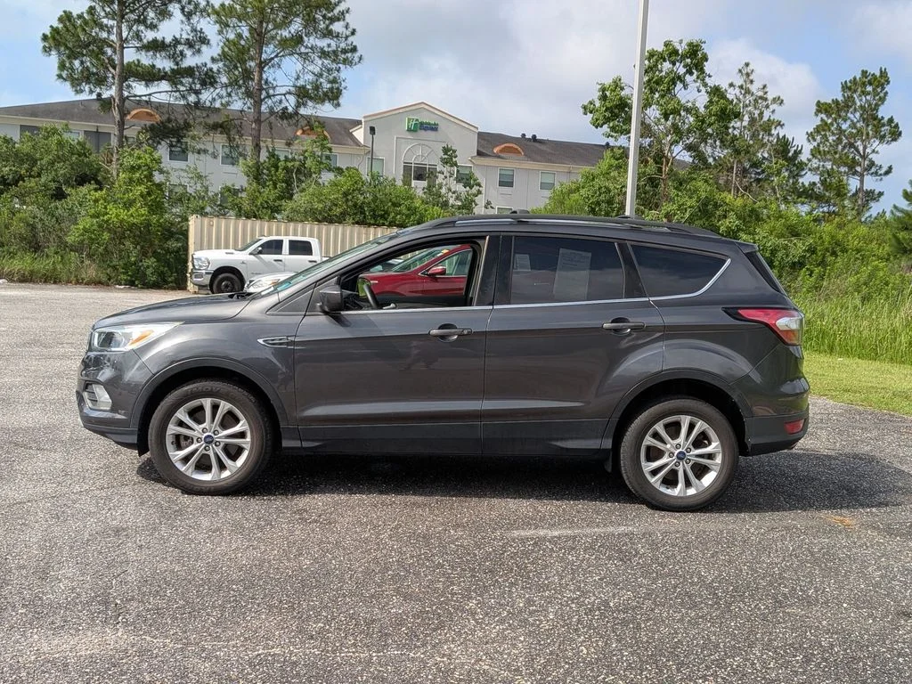 Used 2018 Ford Escape SE with VIN 1FMCU9GD1JUD44120 for sale in Tuscaloosa, AL