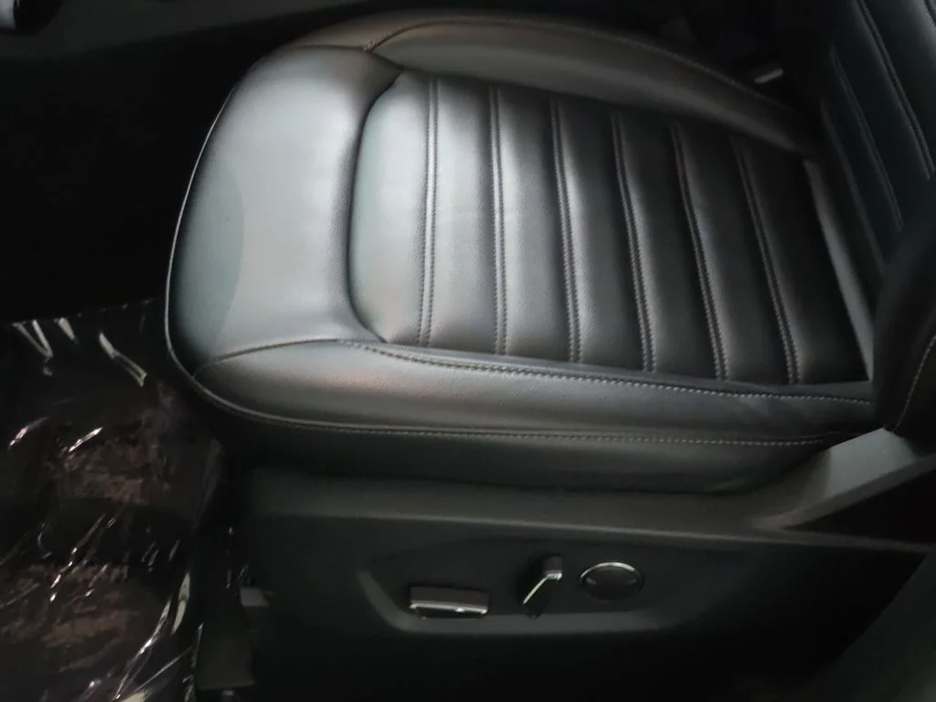 Used 2019 Gray Ford SEL image 30