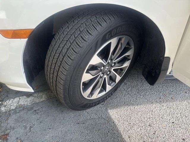 Used 2022 White Honda EX-L image 35